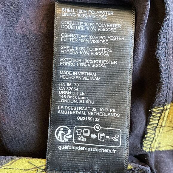 Urban Outfitters Kimchi Blue Black Floral Ruffled Asymmetrical One-Shoulder Top - Picture 7 of 8